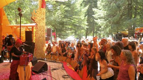 C.C. White - Soul Kirtan at Beloved Festival 2014! (1) (Photo by Ankush Vimawala)