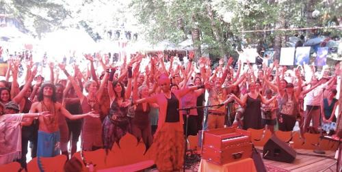 C.C. White - Soul Kirtan at Beloved Festival 2014! (7) (Photo by Ankush Vimawala)