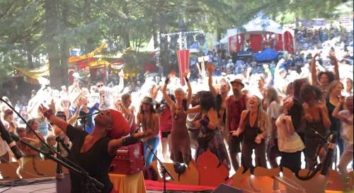 C.C. White - Soul Kirtan at Beloved Festival 2014! (8) (Photo by Ankush Vimawala)